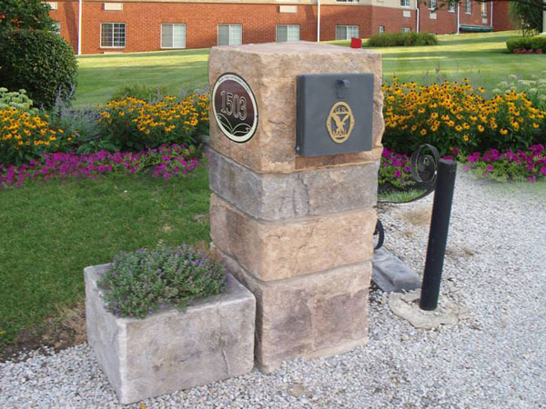 Mailbox Pillar and Planter