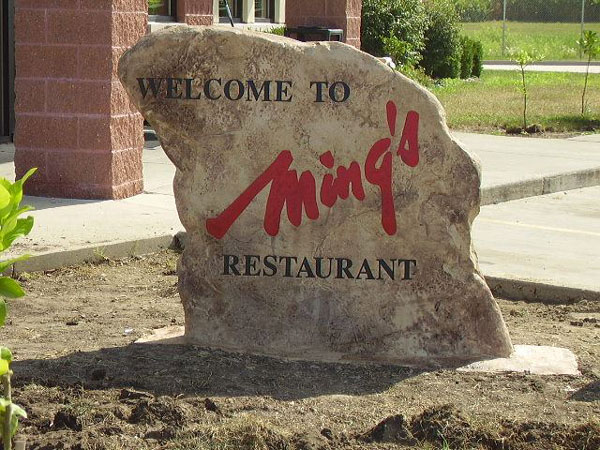 Ming's Restaurant Sign